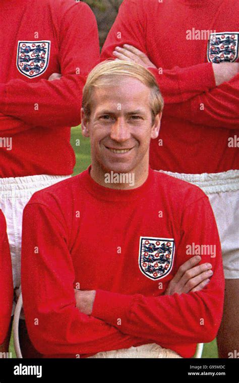 Soccer - World Cup Winners 1966 - England Team With World Cup. Bobby ...