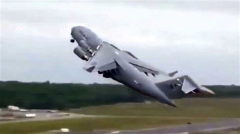 Boeing C-17 Globemaster Crashes at Elmendorf Air Force Base - YouTube