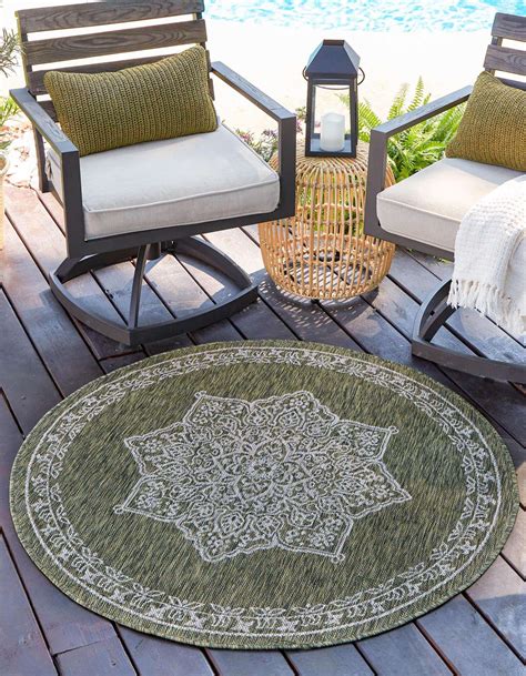 Green 4' x 4' Outdoor Traditional Round Rug | Rugs.com