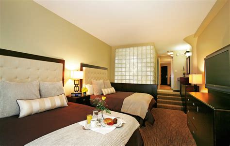 Atheneum Suite Hotel | Luxury Detroit Accommodations