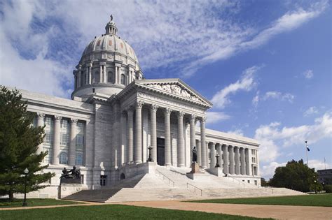 state-capitol-building-jefferson-city-missouri-usa - Missouri Pictures ...