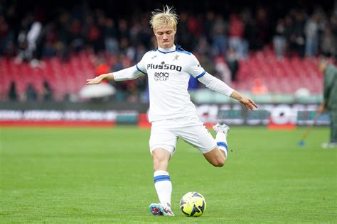 Manchester United make Rasmus Hojlund decision after Arsenal make their ...