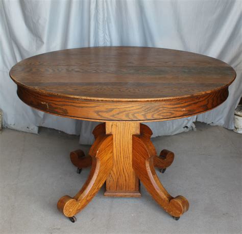 Bargain John's Antiques | Antique Round Oak Dining Table - original ...