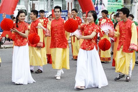 Bản sắc văn hóa dân tộc Hoa, nét đẹp từ trong đời sống tinh thần đến ...