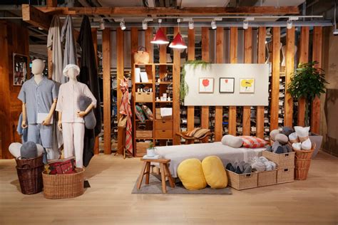 Things to know about Muji Plaza Singapura, the largest store in ...