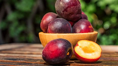 Pluots: The Hybrid Fruit Plum Fans Will Adore