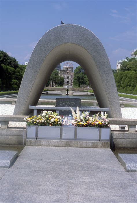 Hiroshima Peace Memorial Park - Larry Speck