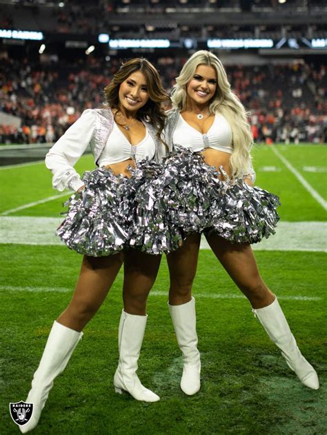 Las Vegas Raiders: Raiderettes Katsura and Jennifer on the sidelines ...