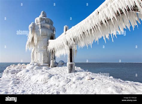 Frozen st joseph lighthouse, michigan hi-res stock photography and ...