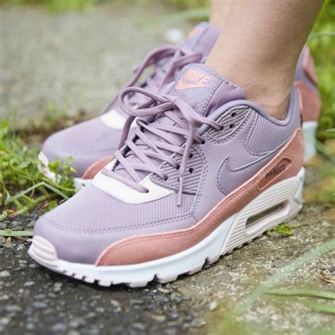 Purchase information and detailed photos of the Nike Womens Air Max 90 ...