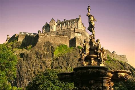 Edinburgh Castle, one of most visited attractions in Scotland | itinari