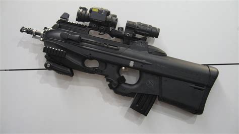 GUN MANIAC: FN F2000 ASSAULT RIFLE