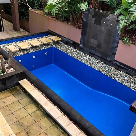 Domestic pool painted with LUXAPOOL® Epoxy in Devonport colour