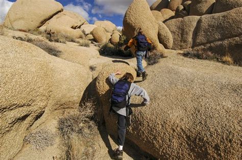 Bouldering Techniques for Beginners | Livestrong.com