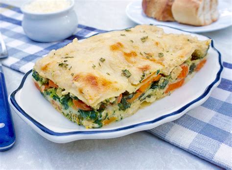 Vegetable Lasagna is a creamy vegetarian pasta dish