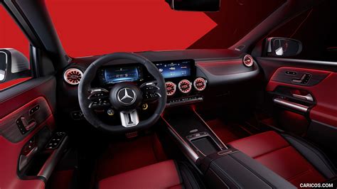 2024 Mercedes-AMG GLA 35 - Interior | Caricos