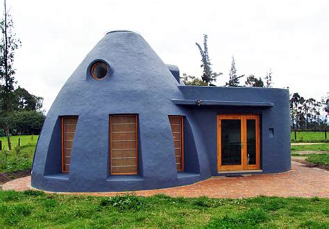 8 earth homes almost anyone can afford to build