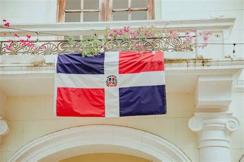 Bandera de la República Dominicana: Una breve historia - Punta Cana ...