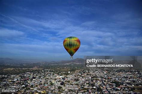 67 Teotihuacan Hot Air Balloon Festival Stock Photos, High-Res Pictures ...