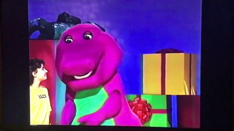 Singing abcs in English and Hebrew and French from Barney in concert ...