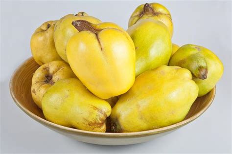 What Are Quince Fruit? - GardenFine