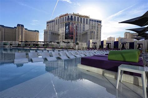 Cosmopolitan Pools Las Vegas Guide - Prices and Hours [2022]