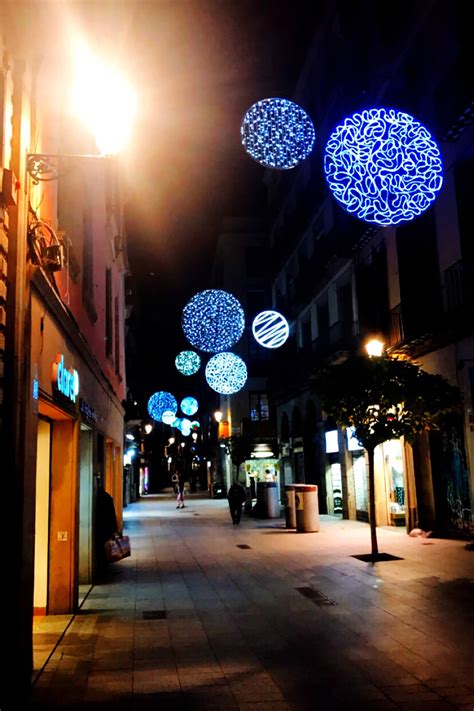 Our First Christmas In Barcelona: Christmas Lights! - Gimme Some Oven