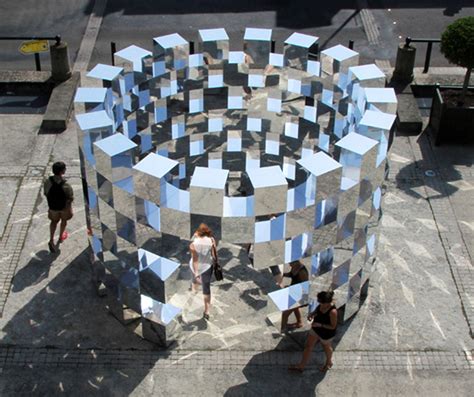 Beautiful mirror mosaic creates optical illusions | Daniel Swanick