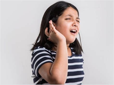 Earache in Children: Home remedies to remove Earache in children ...