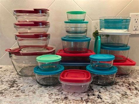 Rubbermaid, Pyrex, & Anchor Storage Containers - Sherwood Auctions