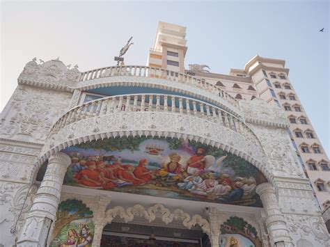 Mumbai: Mahalakshmi Temple & Shree Swaminarayan Gadi Temple – DollsTravels