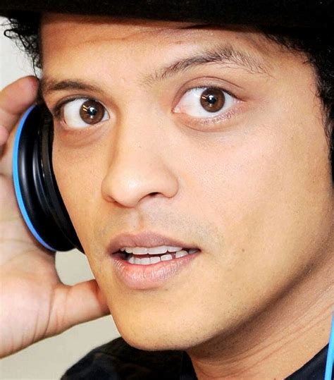 Pin by Judy Chy on Bruno mars antigo | Bruno mars, Singer, Beautiful face