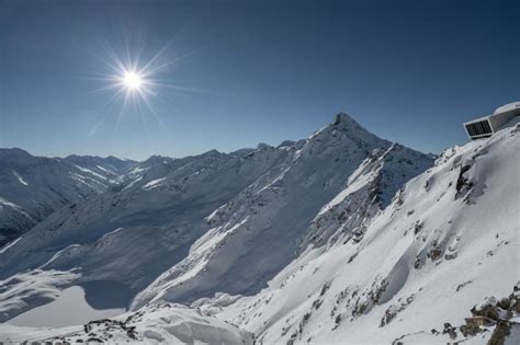 007Elements in Sölden: James Bond Cinematic Installation