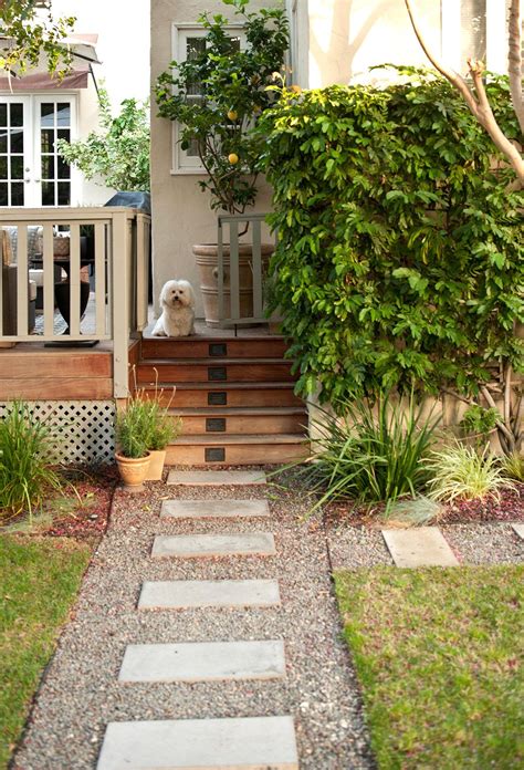 13 Gravel Walkway Ideas to Welcome Guests Into Your Garden | Gravel ...