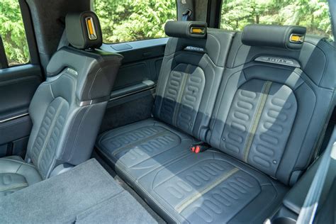 2022 Rivian R1S First Drive Review: Third Row, First Class - CNET