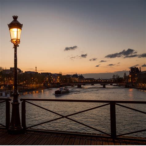 In Praise of the Pont des Arts - Paris For Dreamers