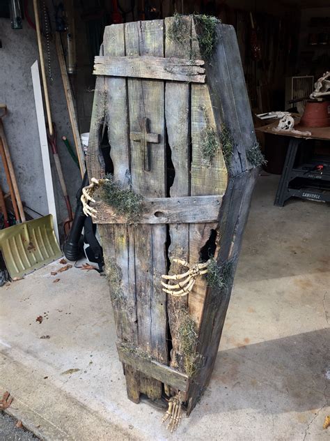 The Haunted Borough Toe Pincher coffin from old pallets. 60" https://m ...