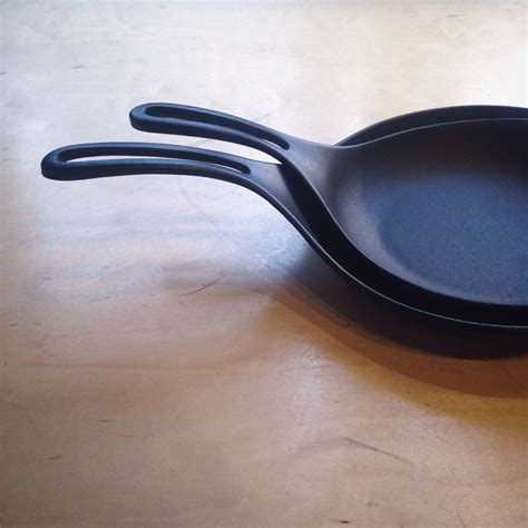 Minimal, durable Japanese cast iron Omelette Pan, Cast Iron Pan ...