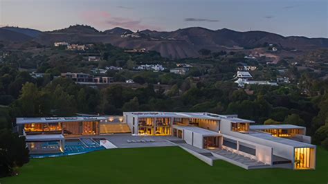 Jay-Z And Beyonce's Purchase New Malibu Mansion