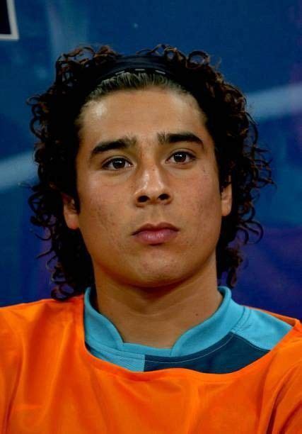 Memo ochoa | Memo, Glamour shots, Soccer guys