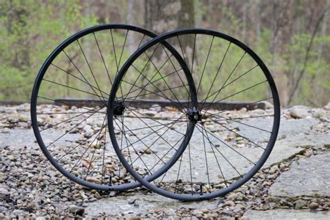 New Reynolds Trail Wheel lineup includes wide, hookless, carbon rims ...