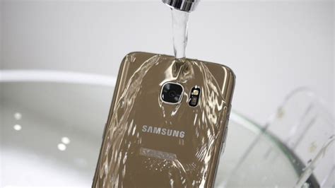 Samsung sued over water-resistant phone claims - BBC News