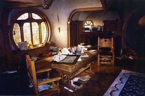 Inside a hobbit hole Tolkien, Casa Do Hobbit, The Hobbit, Hobbit Bilbo ...