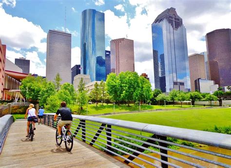 The 6 Best Parks in Houston (all near downtown!)