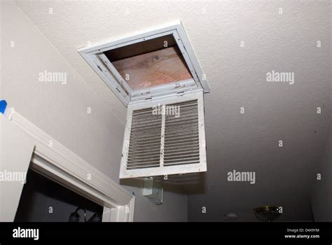 Air Conditioning Ceiling Vent Stock Photo - Alamy