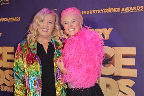 JoJo Siwa Poses With 'Dance Moms' Star Abby Lee Miller, Debuts Pink ...