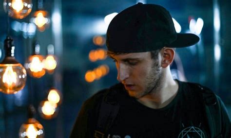 Illenium Connects With Dabin & Lights For “Hearts on Fire”