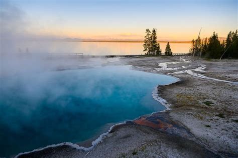 Yellowstone volcano: Geologists expose 'carnage' at 'pressure cooker ...