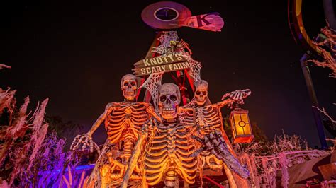 It’s hot, but feel the chill: Knott’s Scary Farm tickets are going on ...