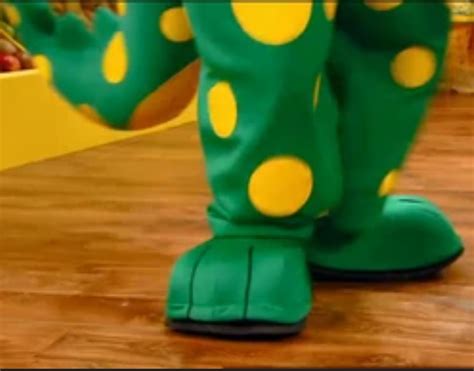 Dorothy The Dinosaur's Feet by JustinProffesional on DeviantArt